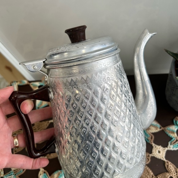 Vintage Tea Kettle, Jasmine Thai pattern Embossed aluminum Diamond Brand - Picture 8 of 12